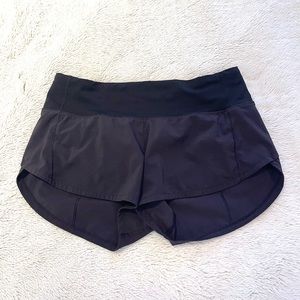 Black Lululemon Speed ups size 2 2.5” MR